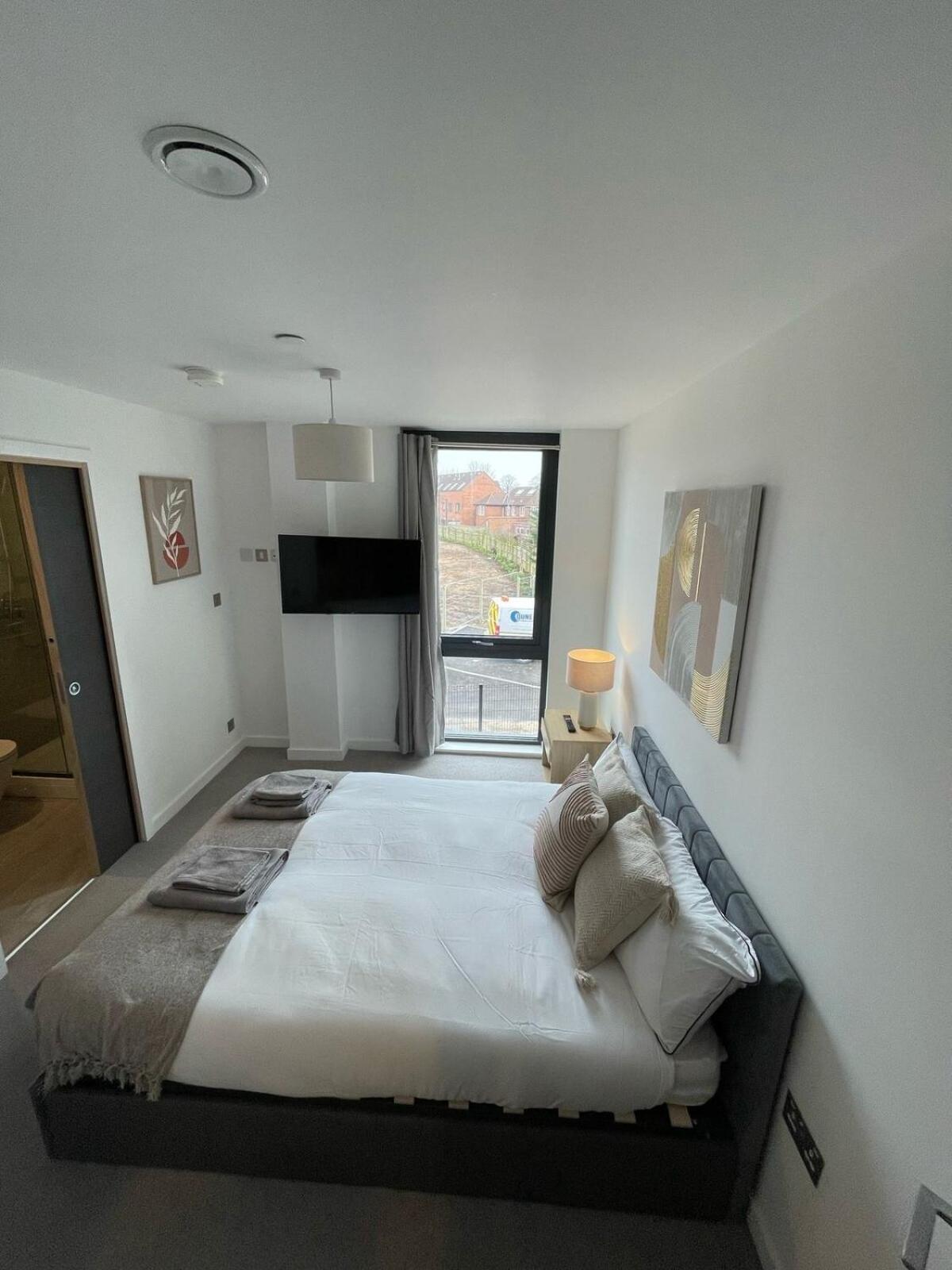 Stylish Flat - Sleeps 8 - Parking - Gym York