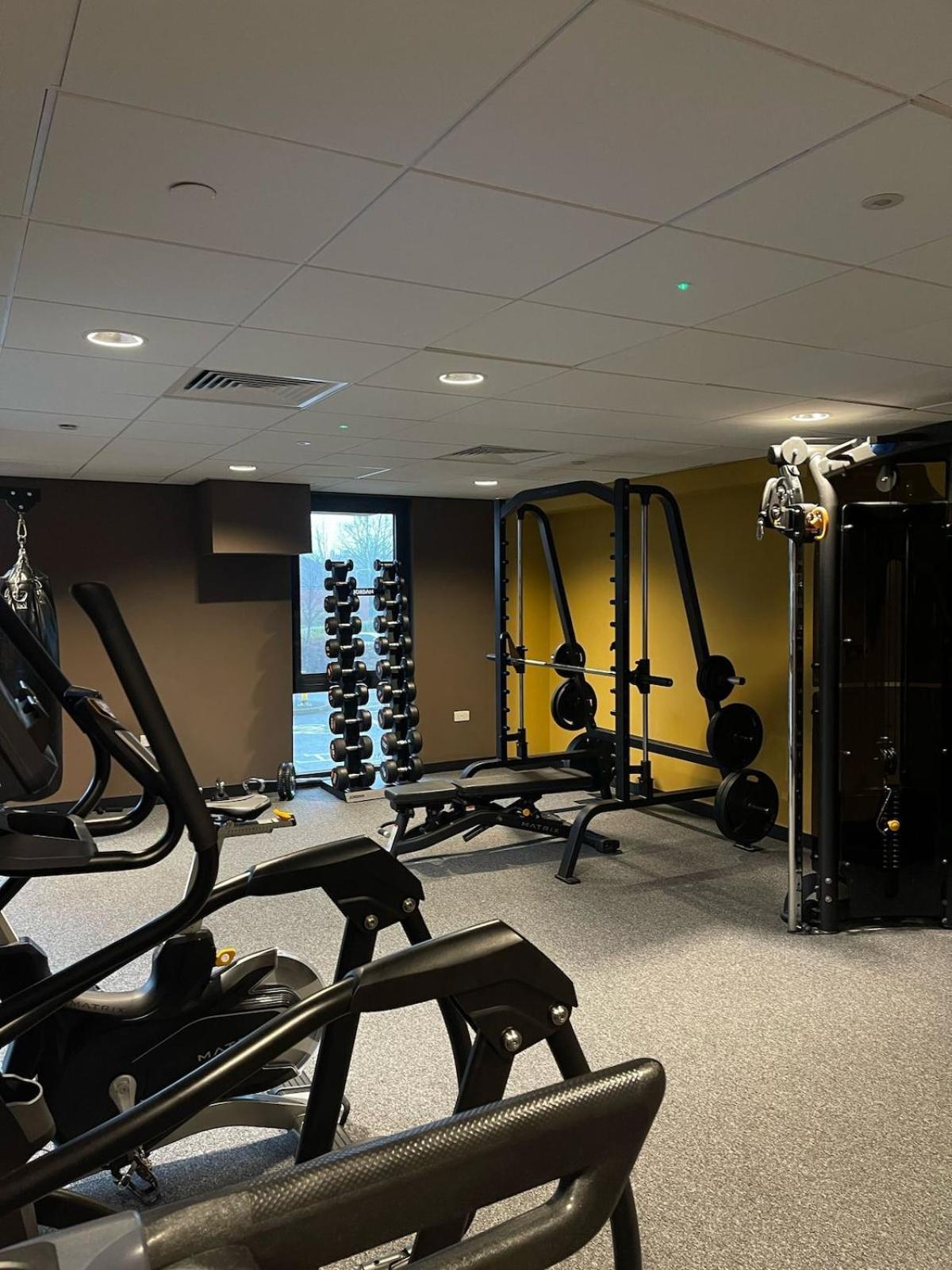 Stylish Flat - Sleeps 8 - Parking - Gym Apartamento York